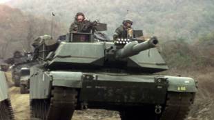 Associated Press: Украйна изтегля предоставените от САЩ танкове Abrams от фронтовите линии заради заплахи от руски дронове