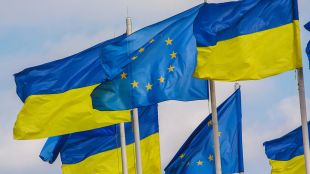 Politico: ЕС очаква зелена светлина за начало на преговори за присъединяване на Украйна и Молдова през юни