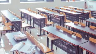 Общо 2374 паралелки в гимназиите са заложени в план-приема за учебната 2024/2025 година в страната