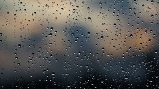 Жълт код за значителни валежи в осем области в страната