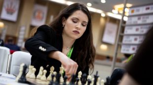 Белослава Кръстева е на половин точка от върха на европейското първенство по шахмат за жени