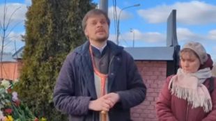 Наказаха свещеника, който отслужи панихидата за Навални