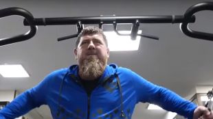 Кадиров публикува видео от фитнеса след съобщения за болестта му