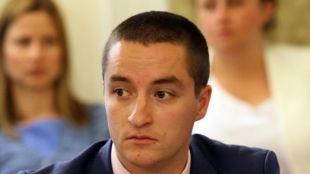 Син на депутата от ПП-ДБ Явор Божанков простреля с боен пистолет друго дете на частно парти в Арбанаси