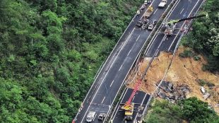 24-ма загинали в срутването на магистрала в Китай (обзор)
