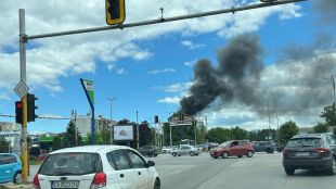 Пожар до бензиностанция в София