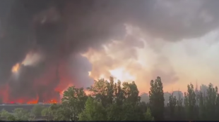 Пожар избухна в мол във Варшава (Видео)