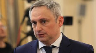 Подуправителят на БНБ Радослав Миленков също заяви, че няма как да бъде служебен премиер