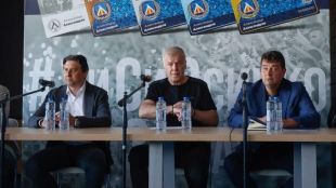 "Левски" остава все така капсулиран и след обещанието на Сираков