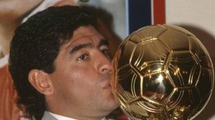 Първата "Златна топка", която ще продадат на търг, е на Марадона